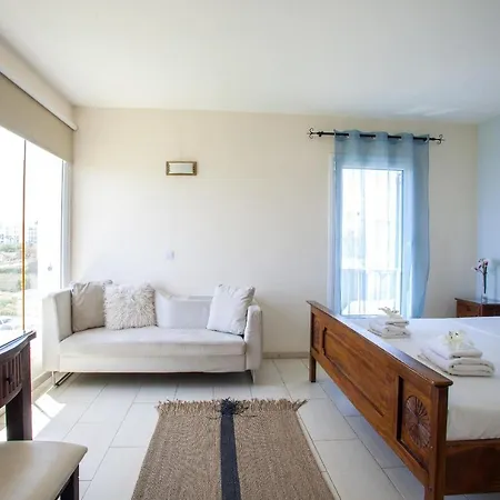 Seafront Infinte Aretousa Протарас